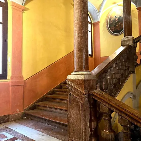 Luxury Palazzo Vannucci *